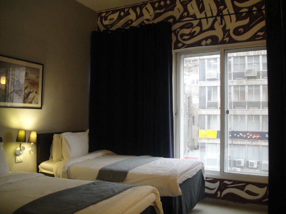 Art Hotel 10/50