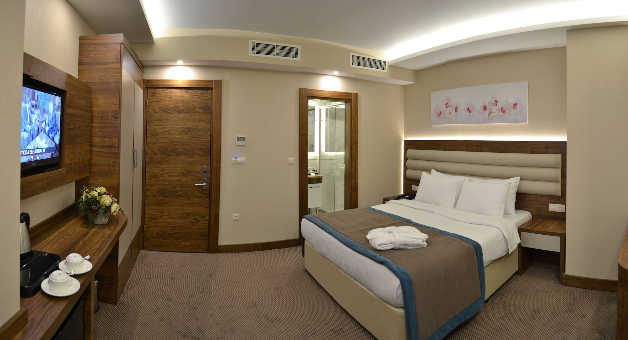 2 Bedrooms, Deluxe, Suite, Double and Twin Beds