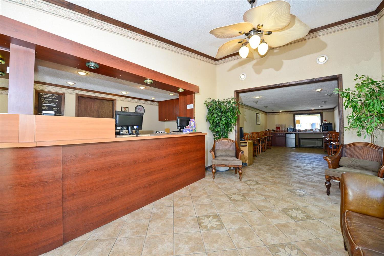 Americas Best Value Inn & Suites - Warren / Detroit 4/25