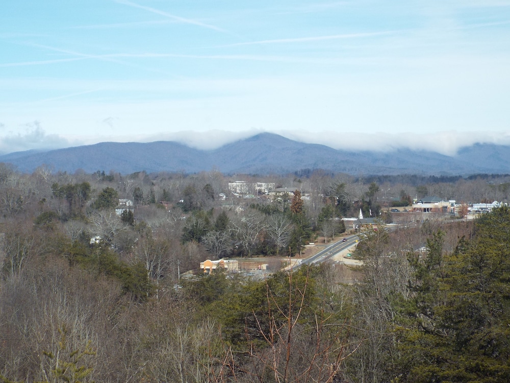 Days Inn by Wyndham Dahlonega 42/49