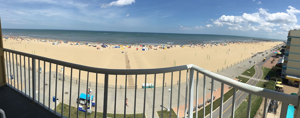Spark by Hilton Virginia Beach Oceanfront photo5