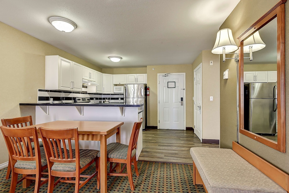 Best Western Plus Osoyoos Hotel And Suites 41/50