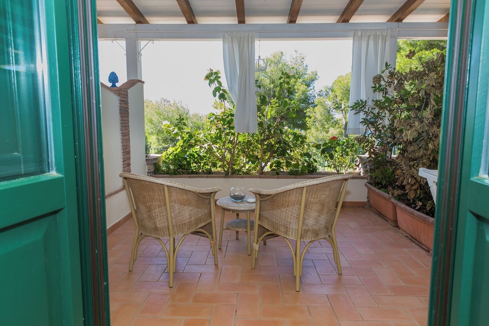 HOTEL VILLA DELLE MERAVIGLIE 50/67