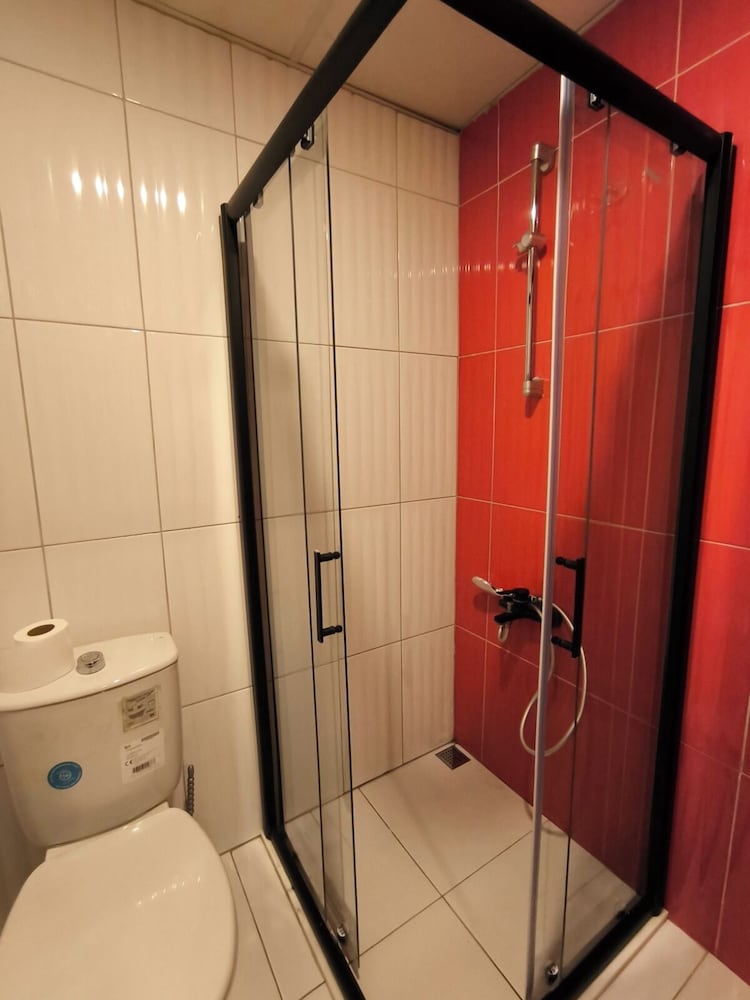 Akman City Hotel 65/66