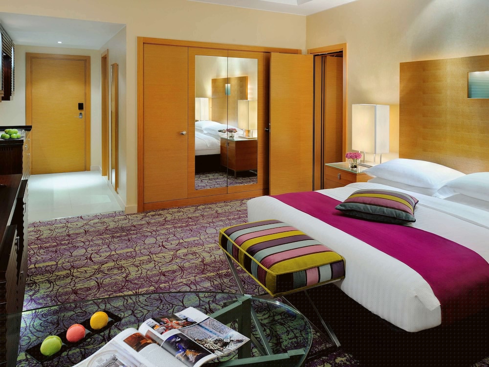 Qabila Westbay Hotel by Marriott 24/65