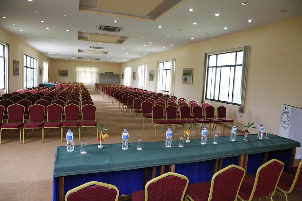Chitwan Paradise Hotel 24/37