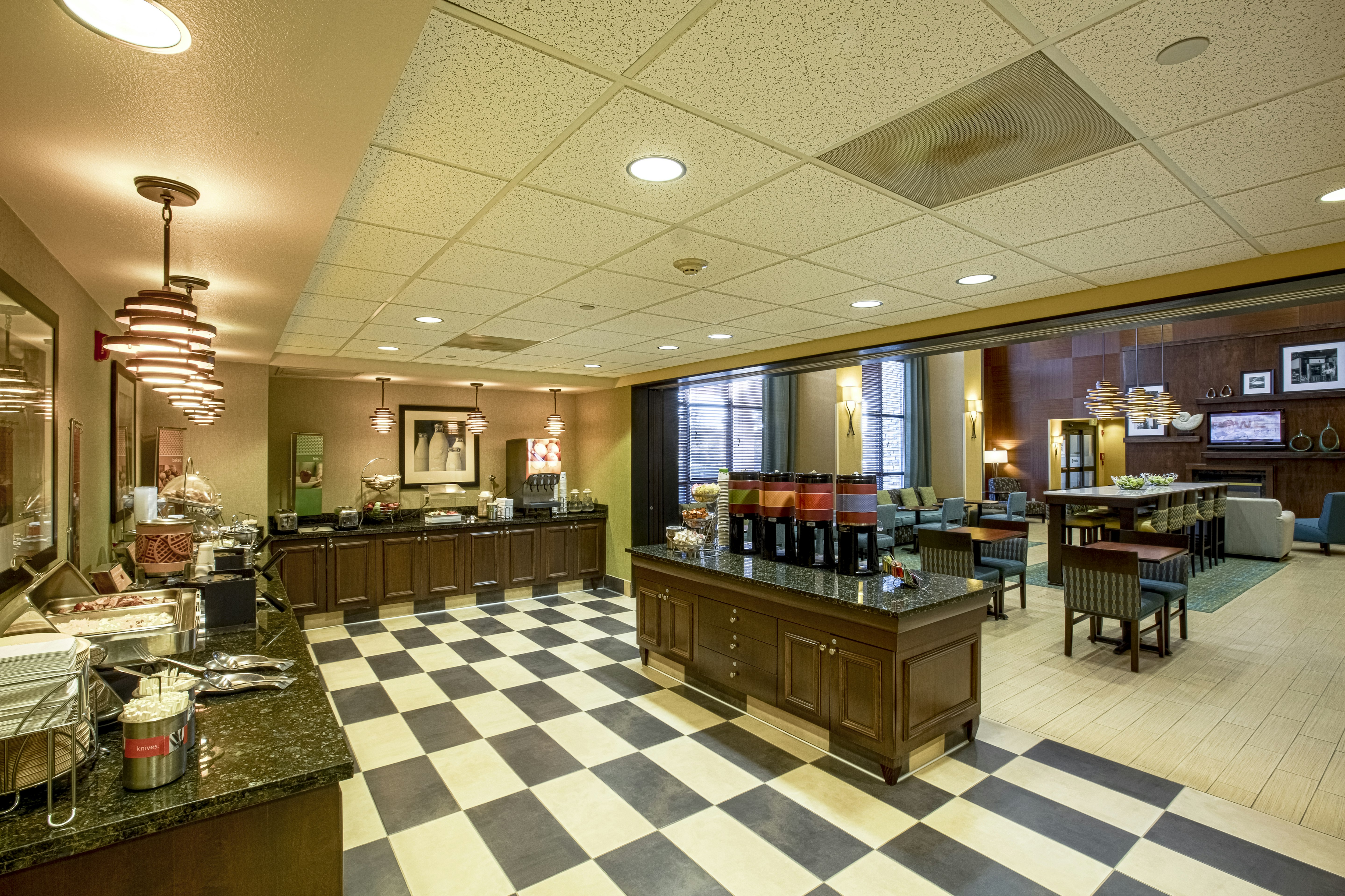 Hampton Inn and Suites Sacramento-Elk Grove Laguna I-5 7/50