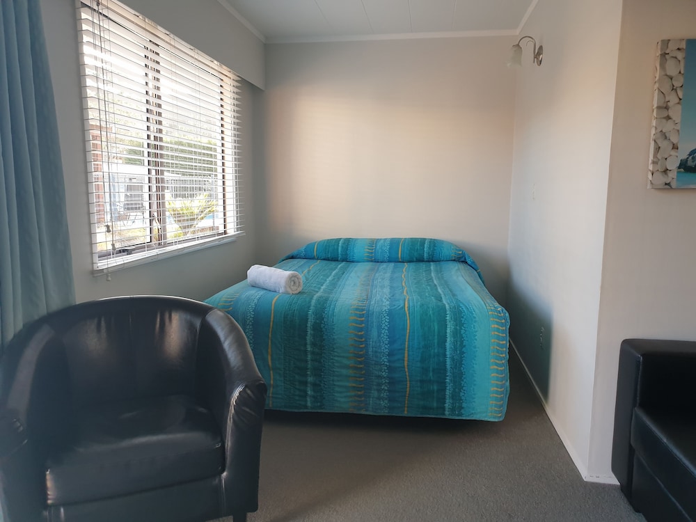 Averill Court Motel 29/63