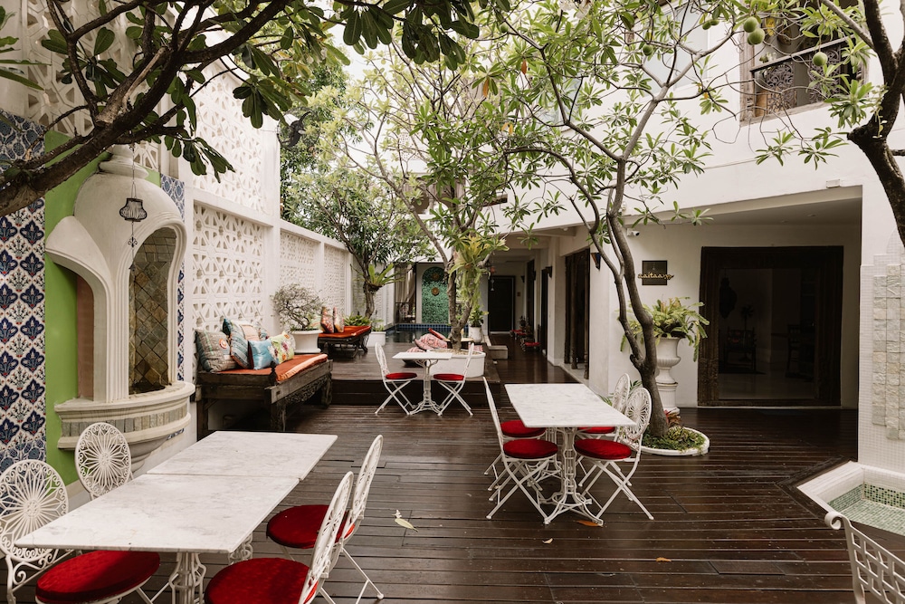 At Niman Conceptual Home 53/63