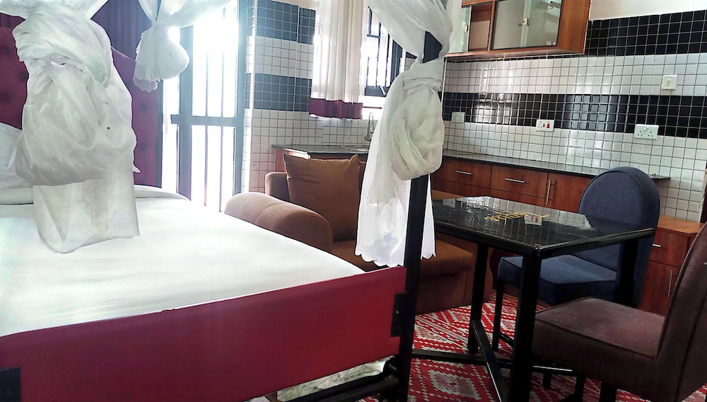 Toque Hotel & Lounge 37/50