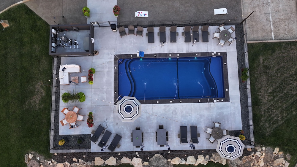 PINEMARK Inn Suites Events 10/50
