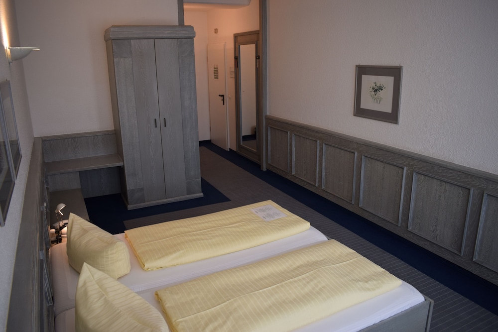 STANDARD, KING BED