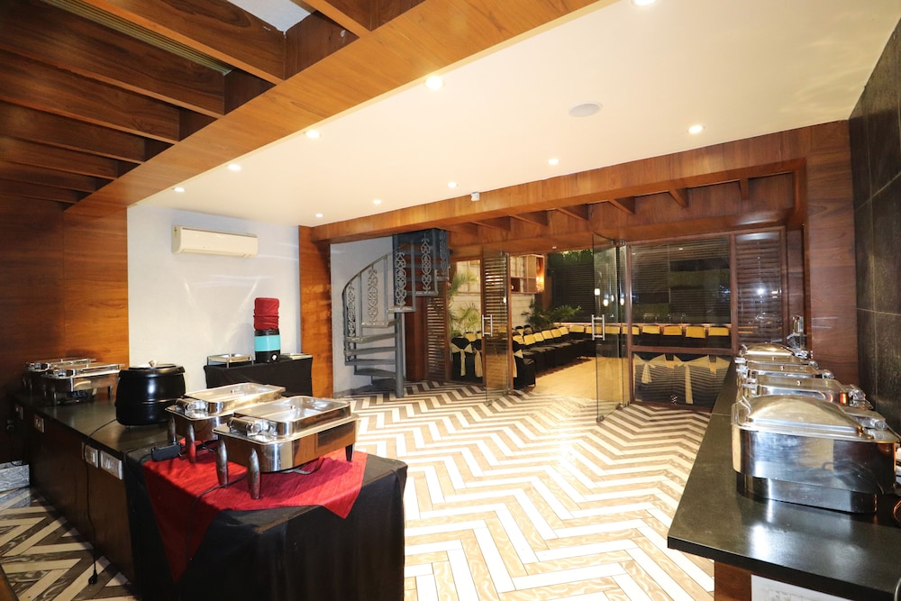 Hotel Rajhans Regent 12/48