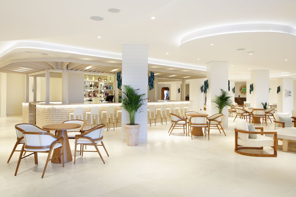The Signature Level at TRS Ibiza Hotel 44/60