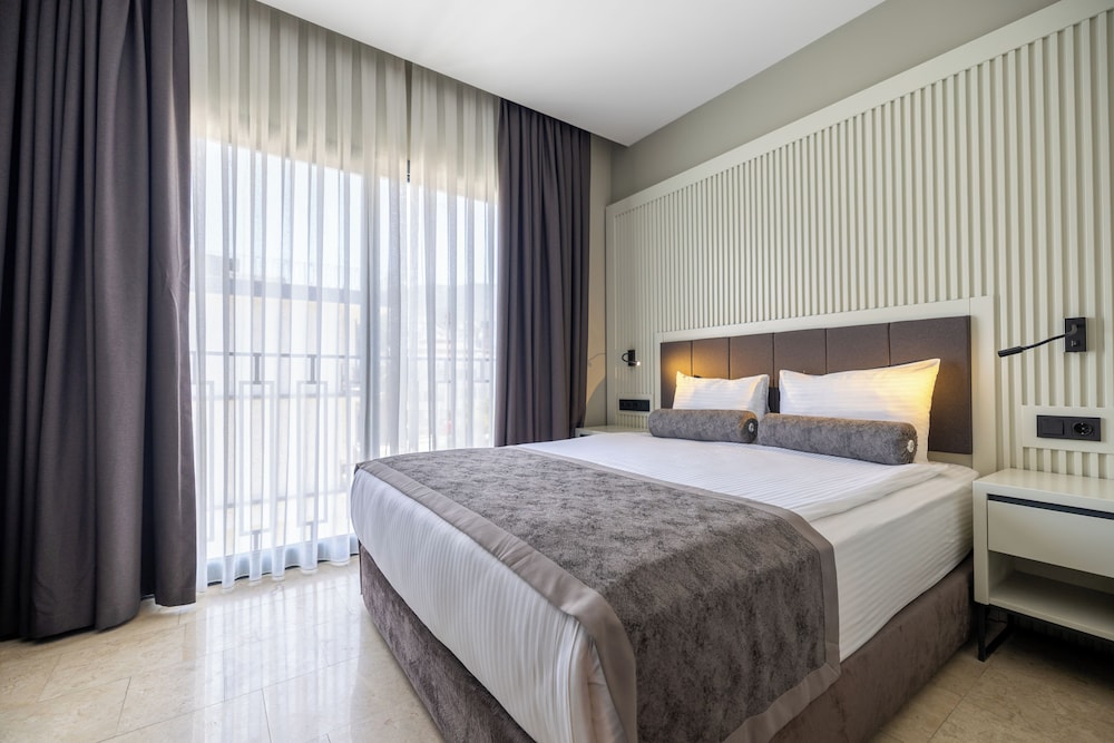 Roseira Mar Inn Luxury 22/55