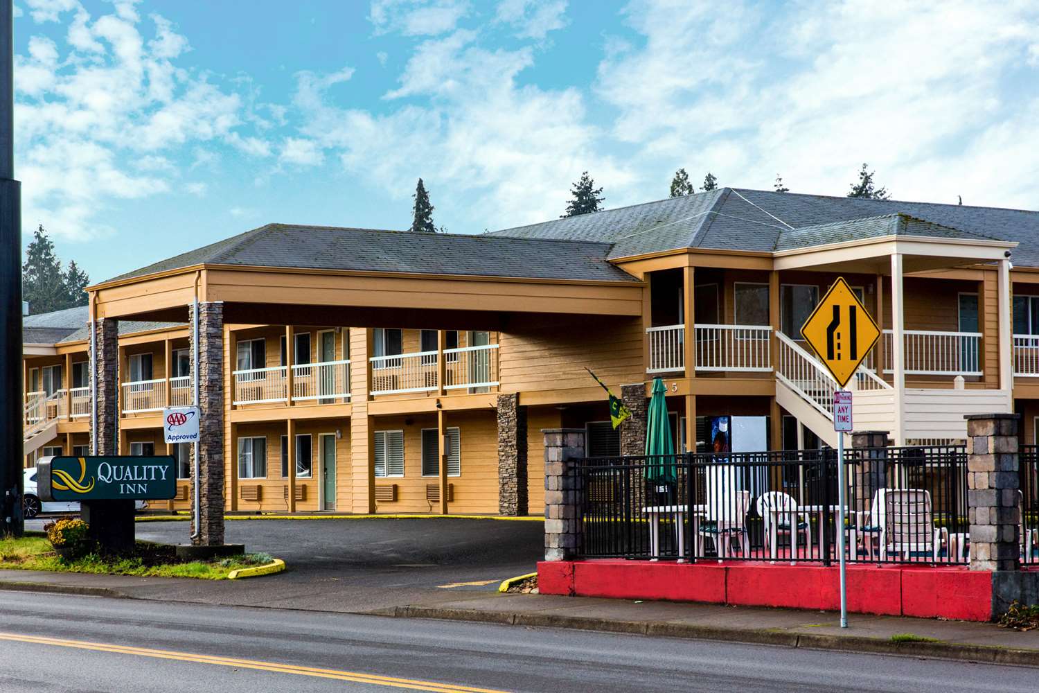 Cottage Grove Inn 2/9