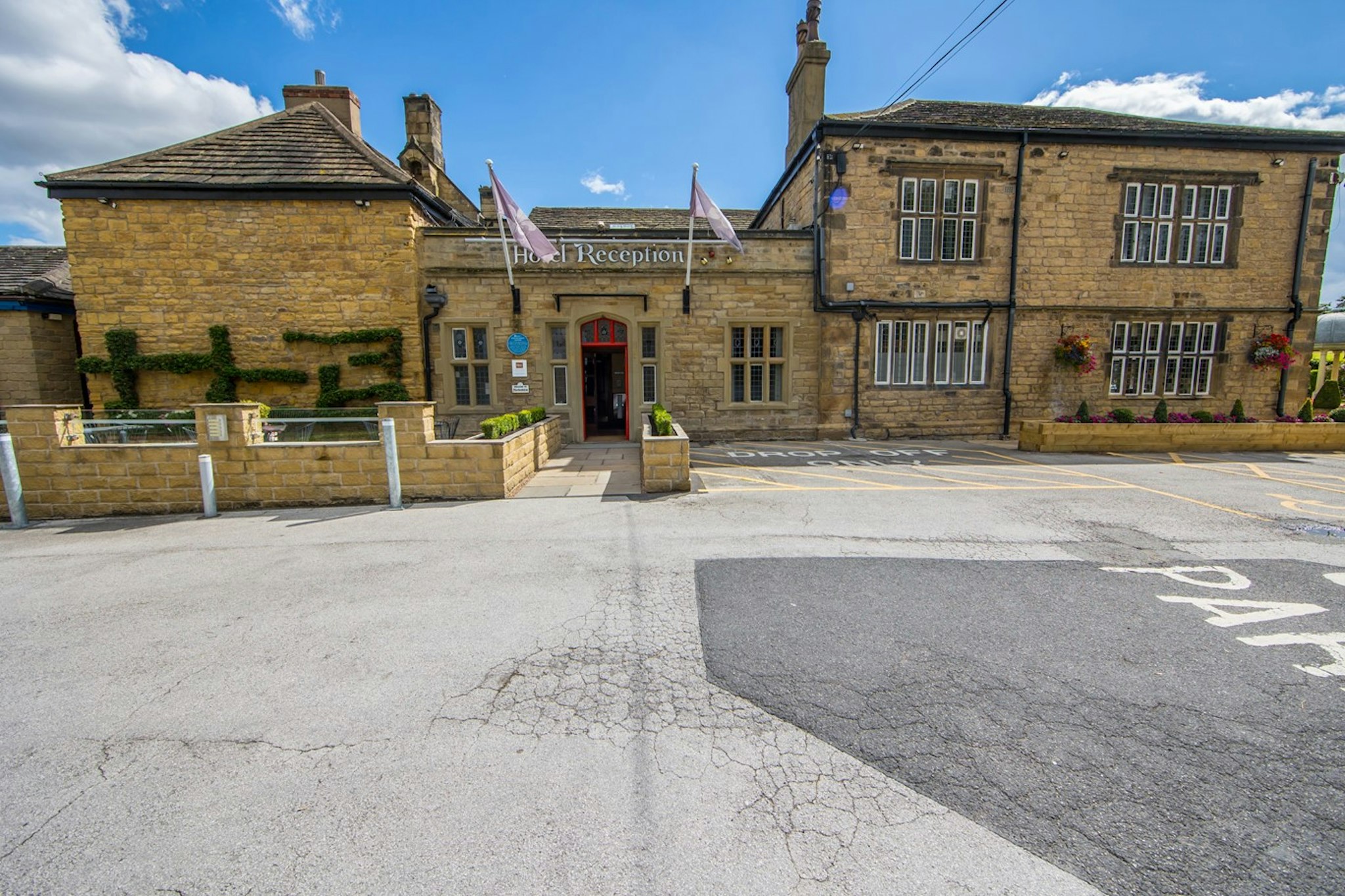 Rogerthorpe Manor Hotel 17/22