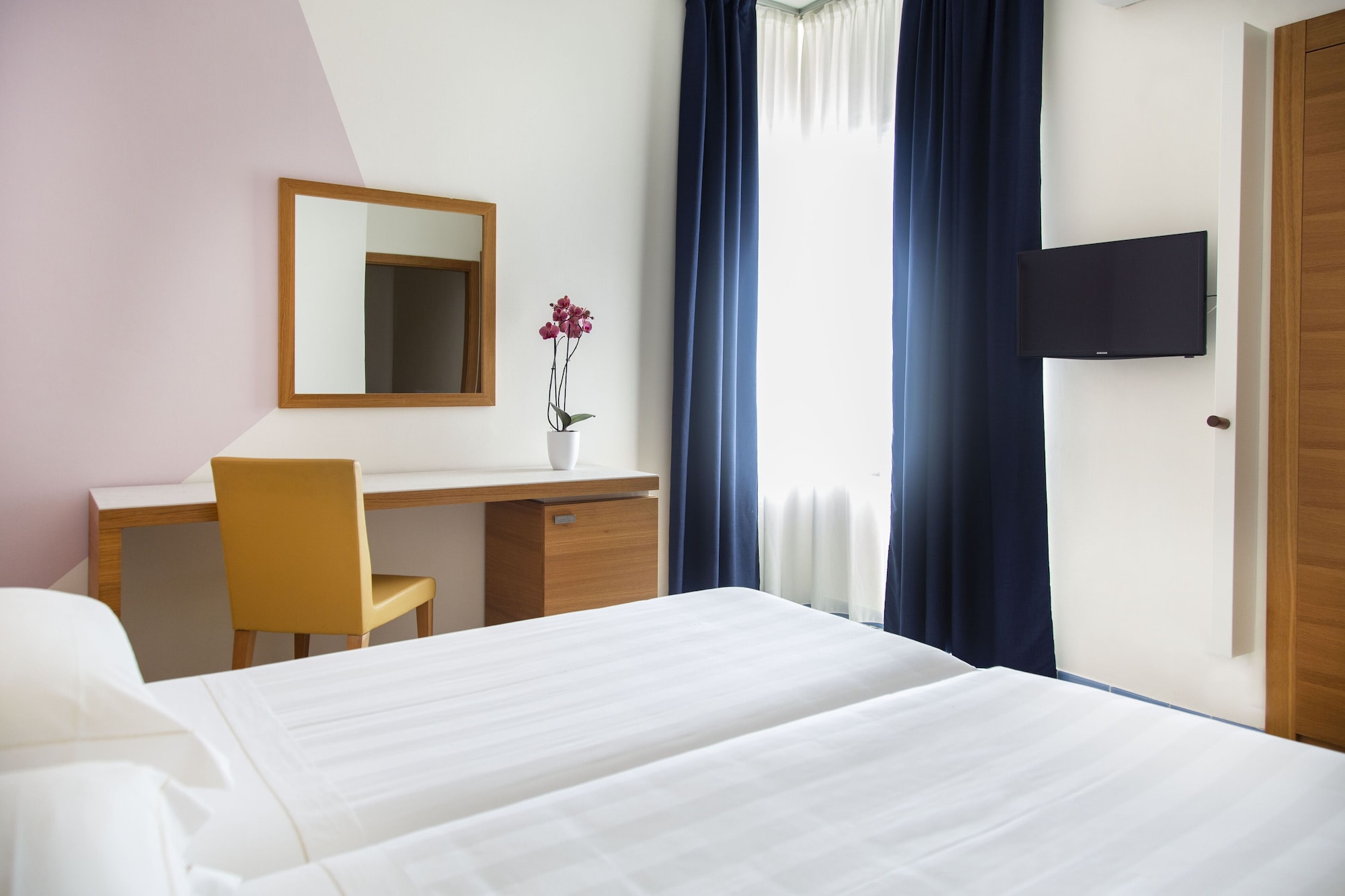 SUPERIOR, DOUBLE OR TWIN BED, SEA VIEW