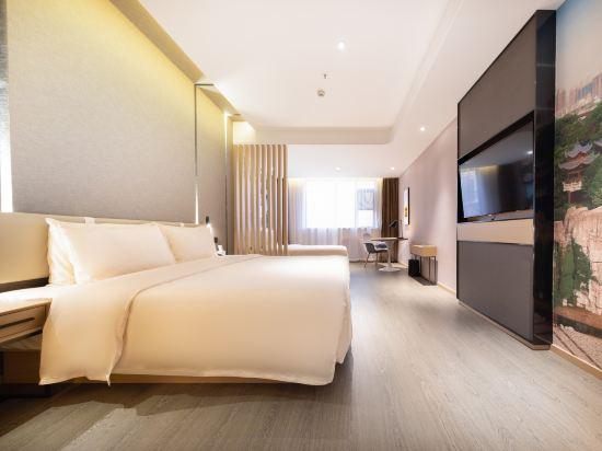 Jimu, Family, 1 King and 1 Single Beds