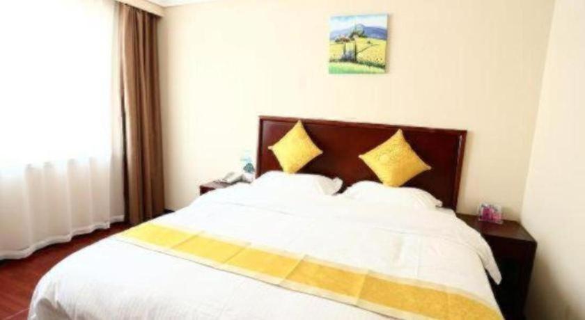 GreenTree Inn Qingdao Licang District Shuyuan Road Da Weng Plaza Express Hotel 15/50