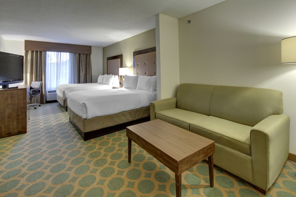 Holiday Inn Express Hotel Suites Emporia 27/51