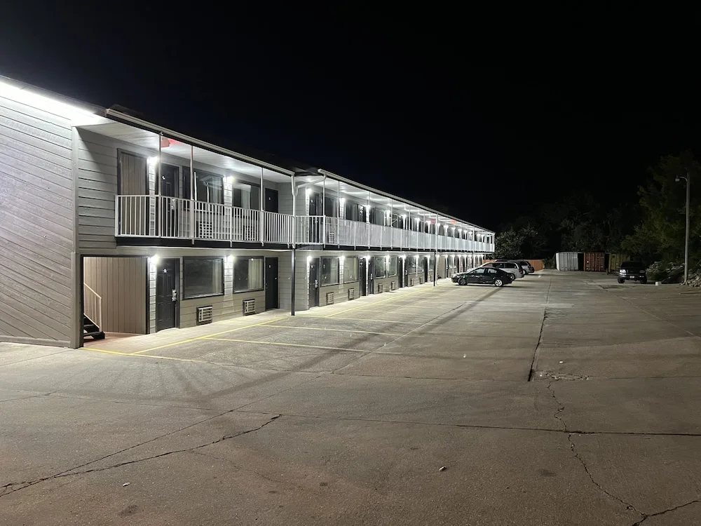 Days Inn by Wyndham Branson Near Theatre District 24/27