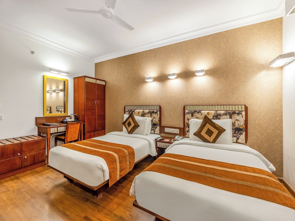 3 BY OYO Nami Residency Ahmedabad 7/25