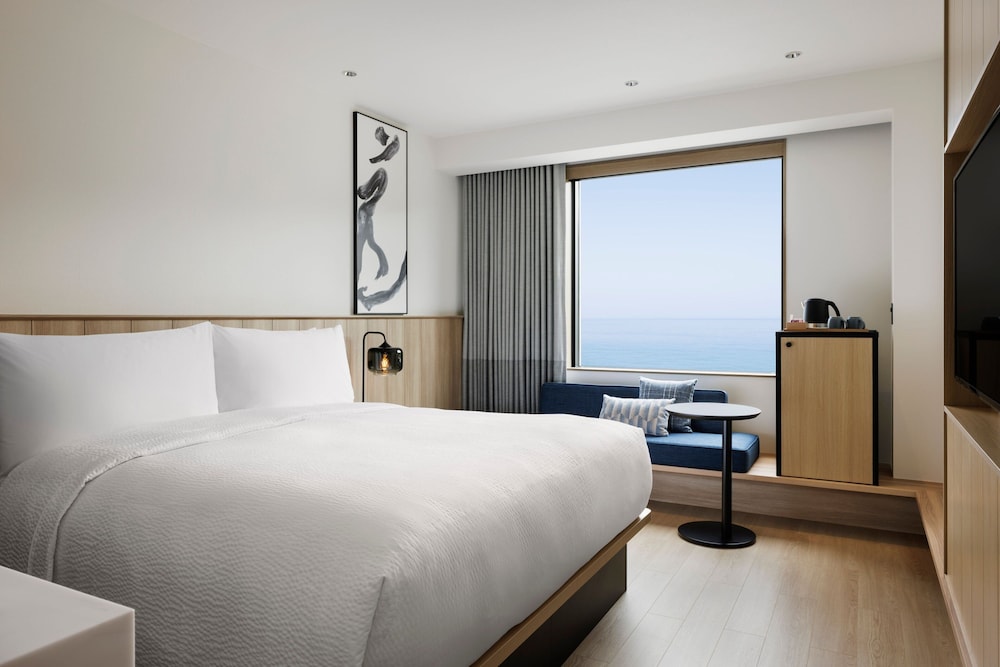 Room, King Bed, Ocean View
