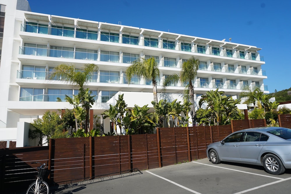 Napa Mermaid Hotel Suites 84/90