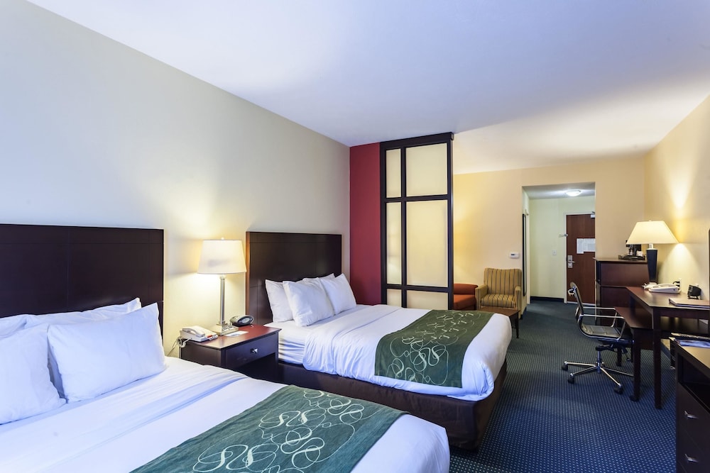 Comfort Suites East 12/42