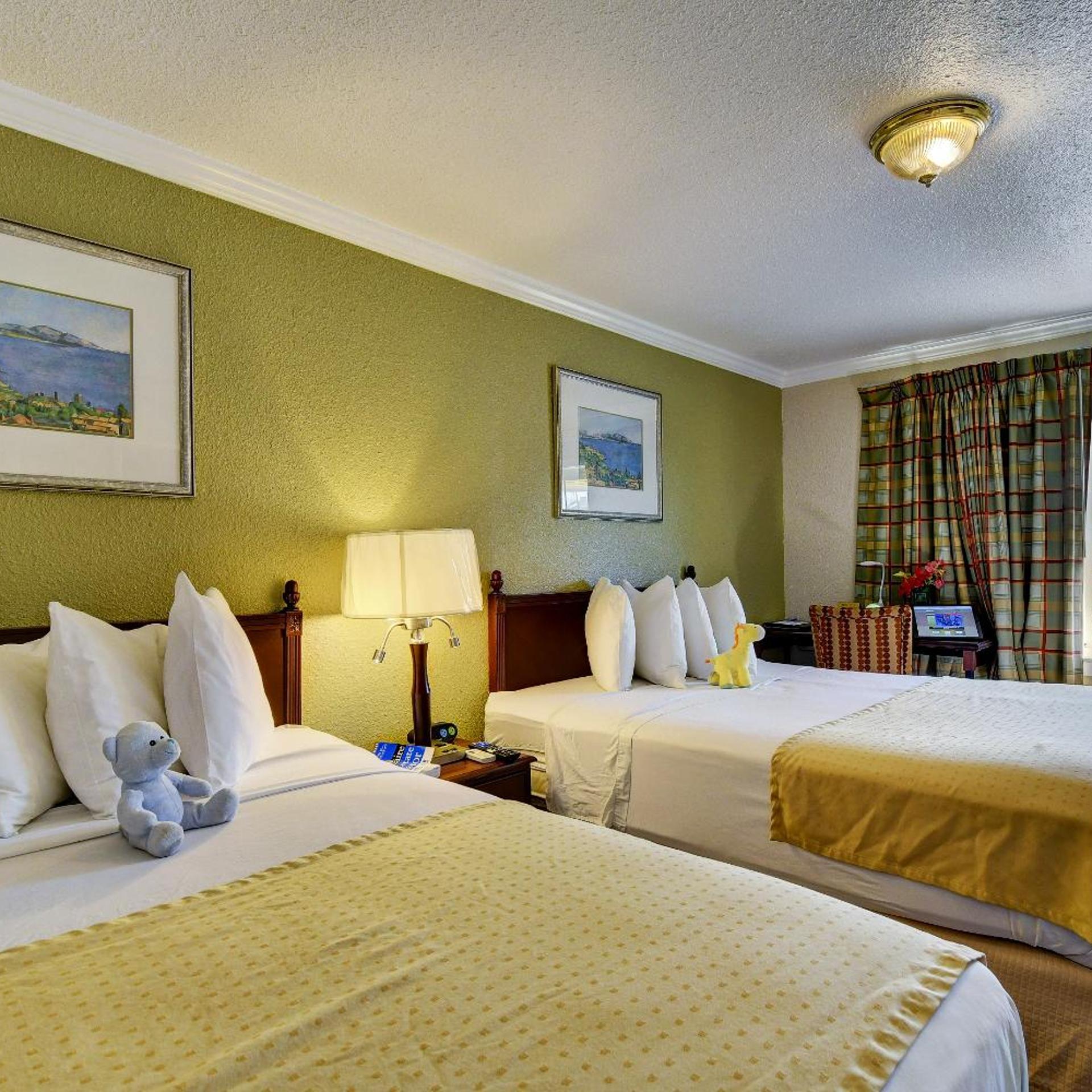 Room, Queen Bed