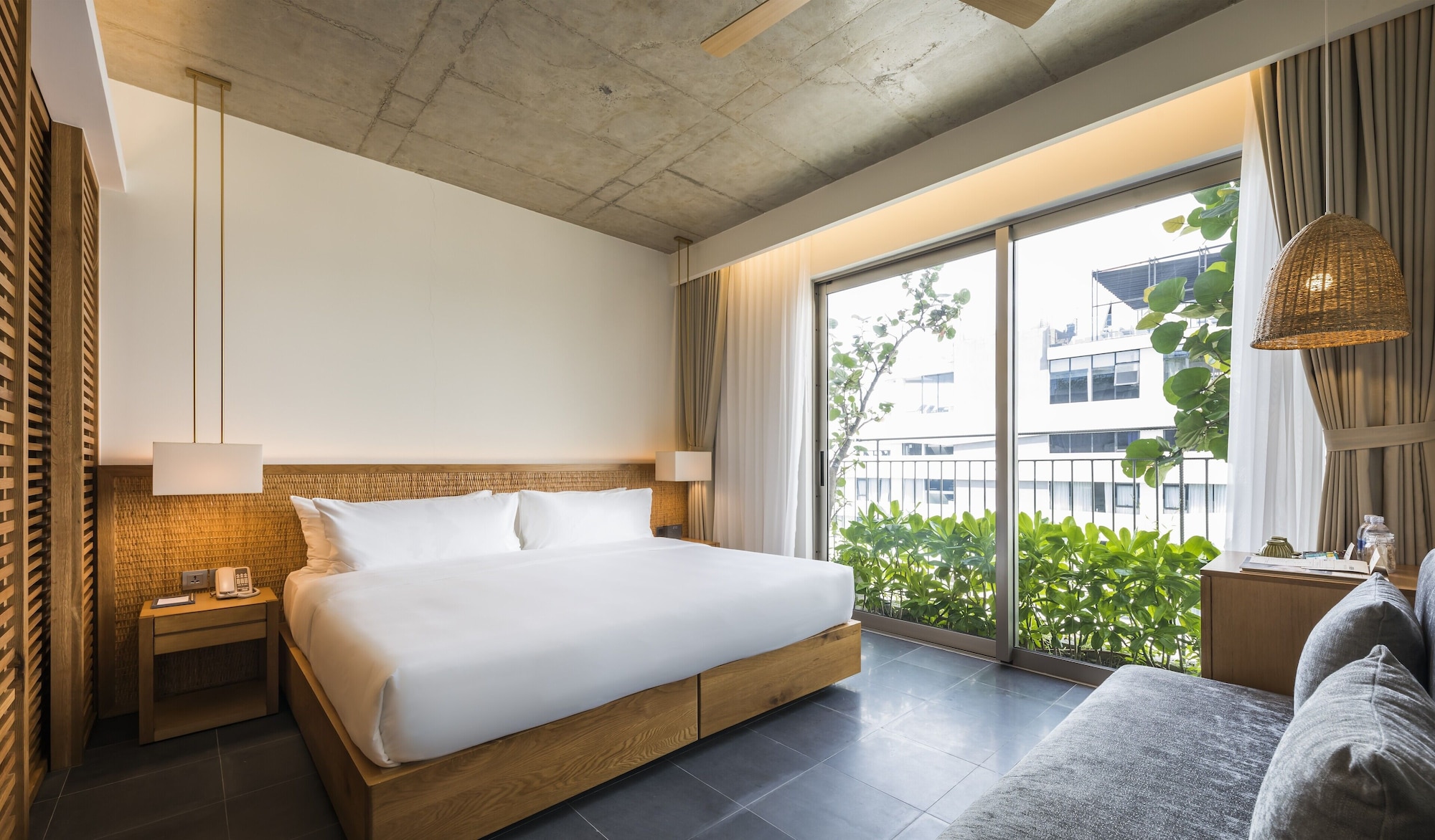 DELUXE, DOUBLE BED, BALCONY