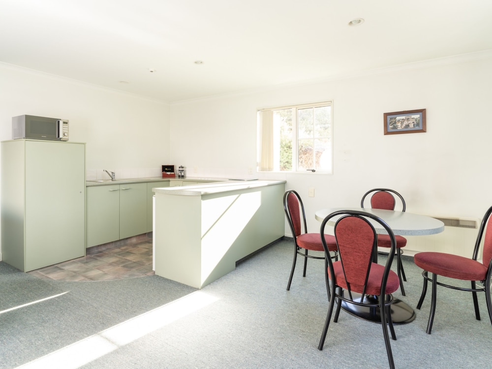 Alexandra Heights Motel 50/57