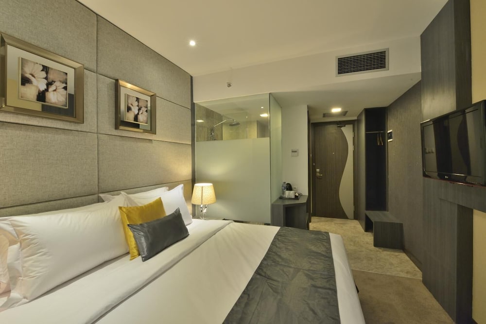 Serela Merdeka Bandung 13/50