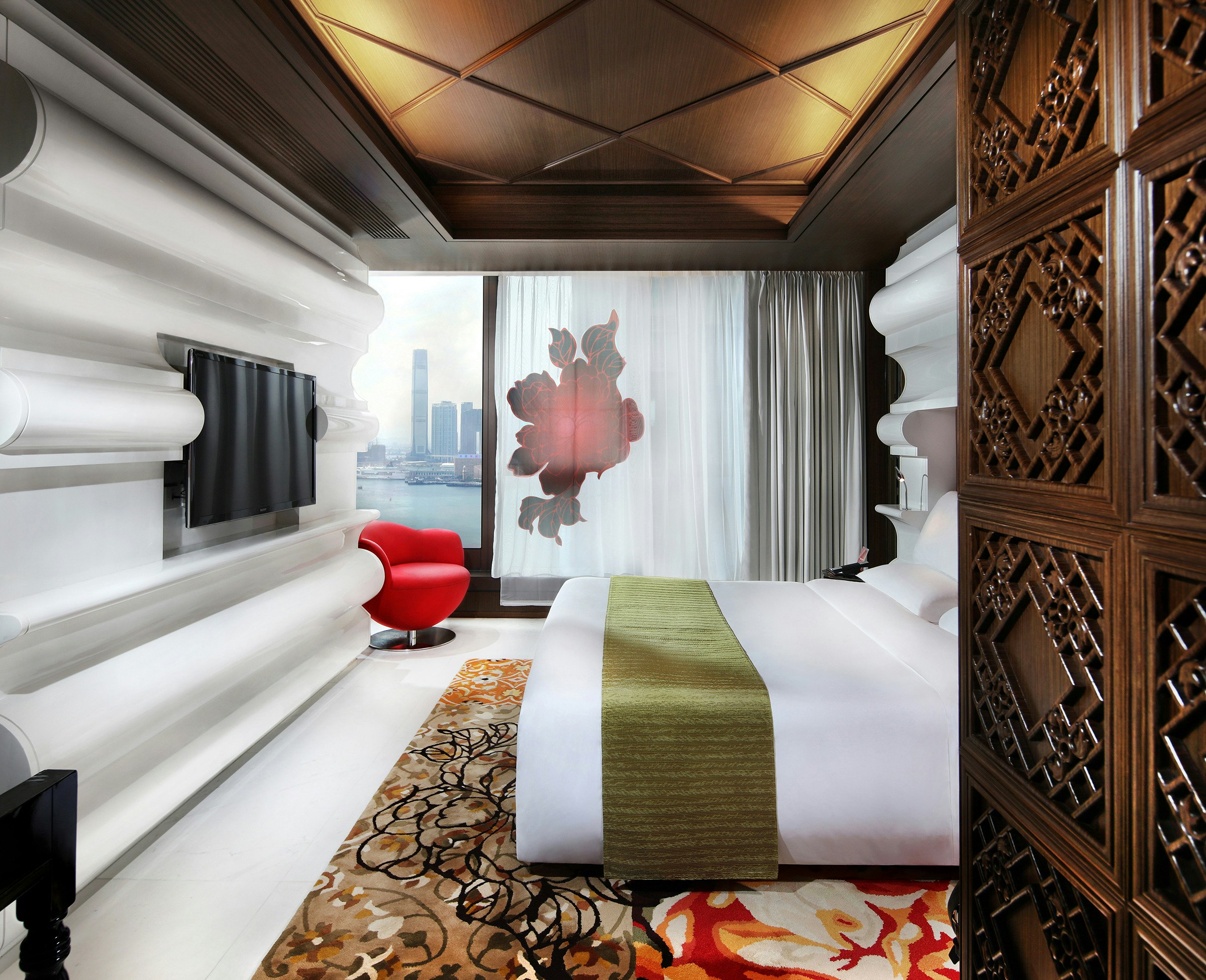 Mira Moon Hotel 10/24