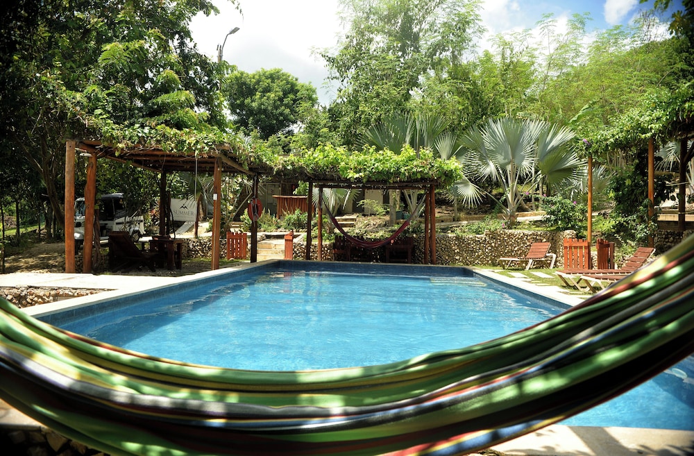 Eco Hotel Summer Usiacuri 44/47