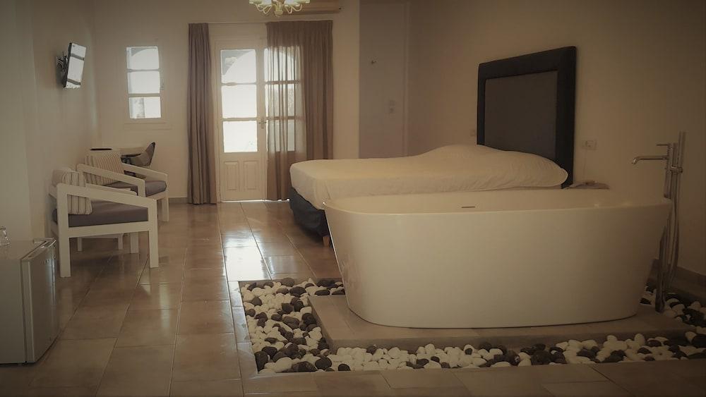 Honeymoon, Studio, Suite, Mini Pool