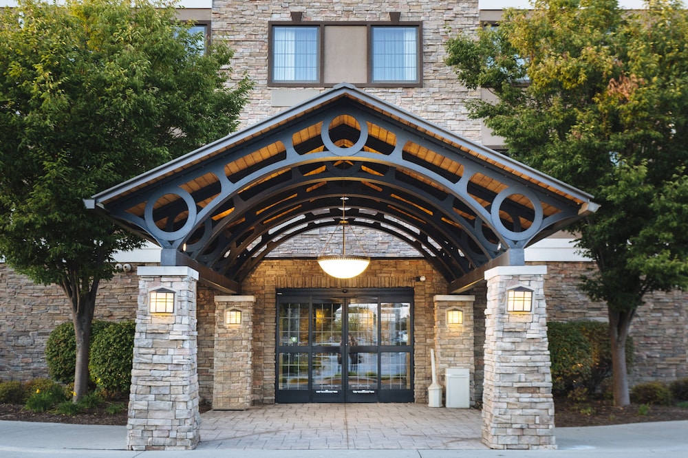 Staybridge Suites Toledo - Maumee 7/72