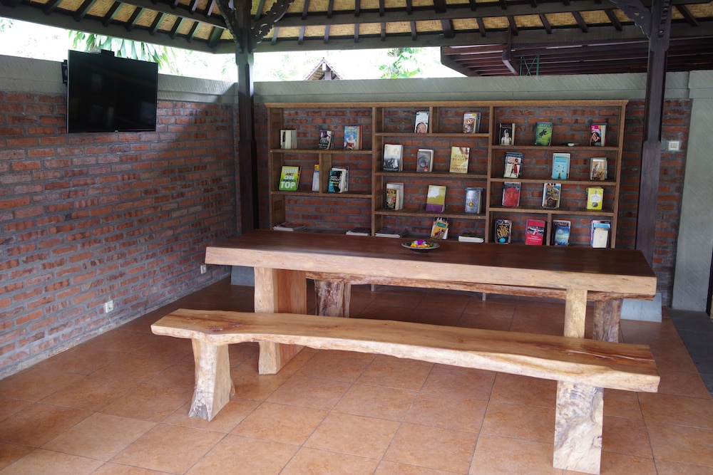 Tirta Sari Bungalows 34/66