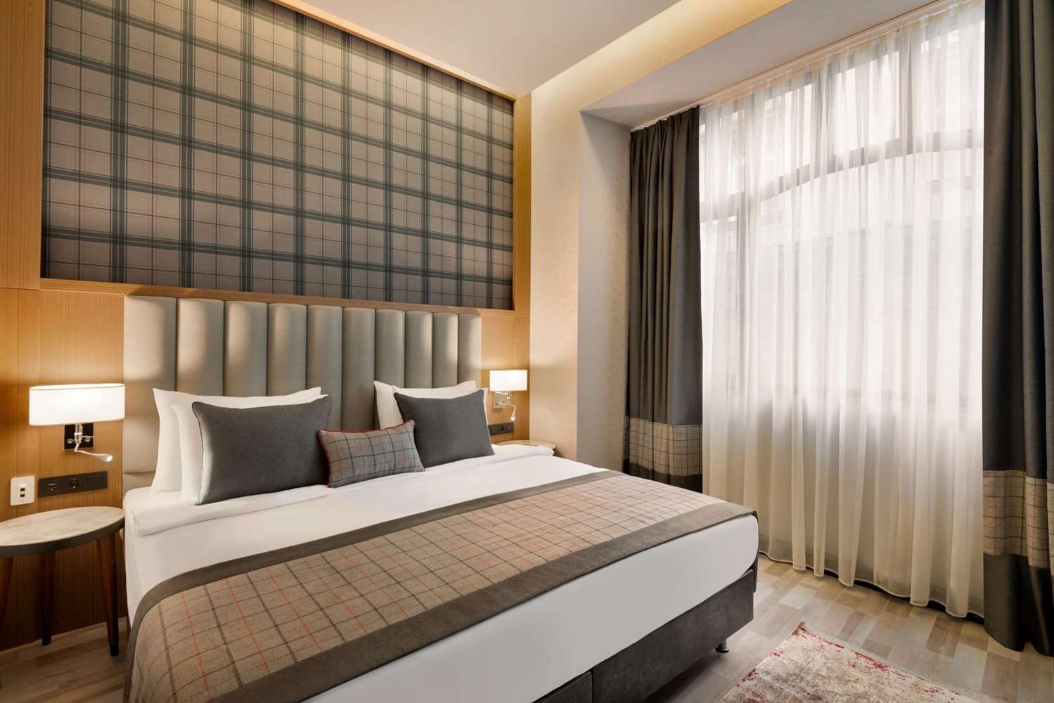 Ramada By Wyndham Budapest City Center 12/48