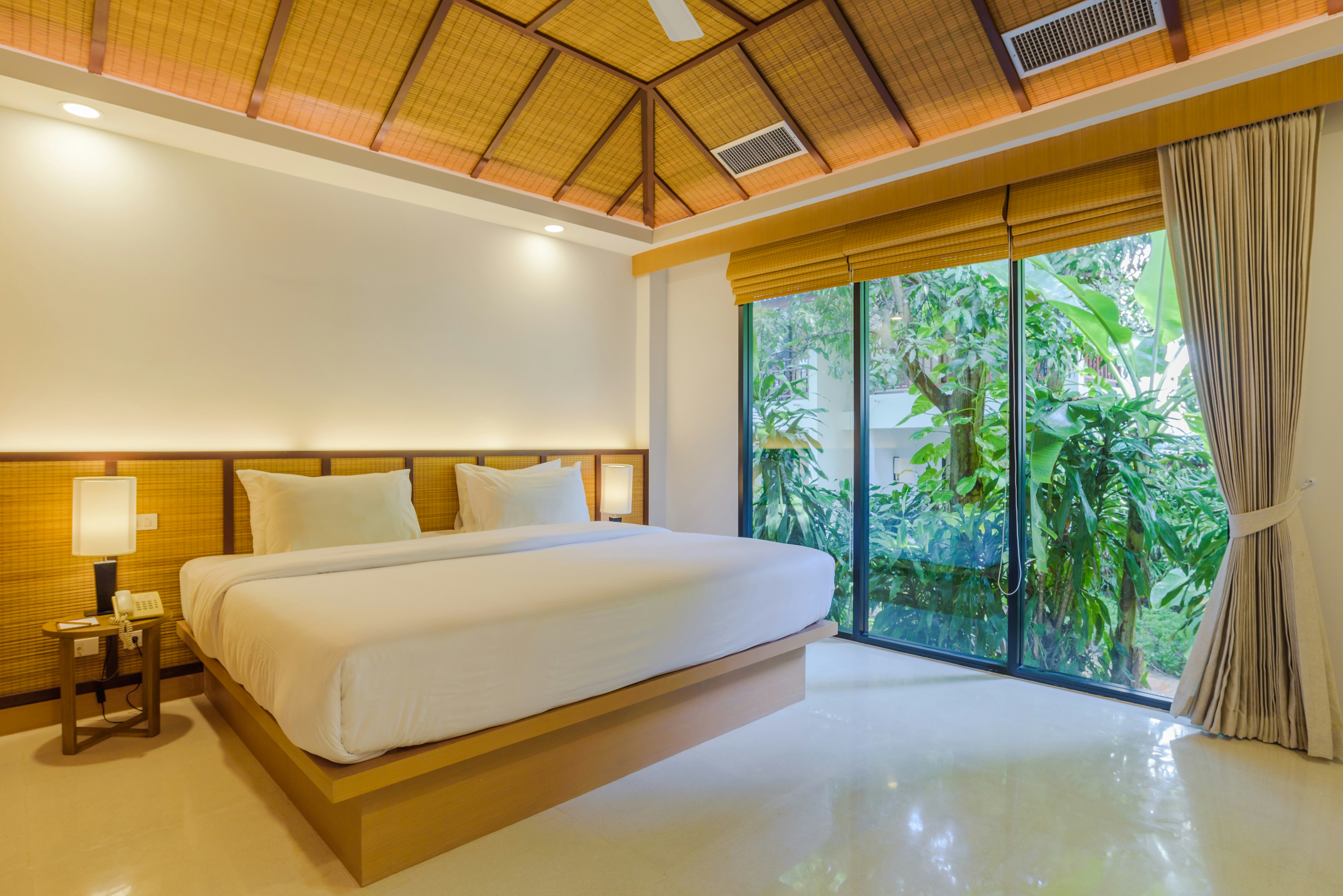 Paradise Beach Resort 6/42