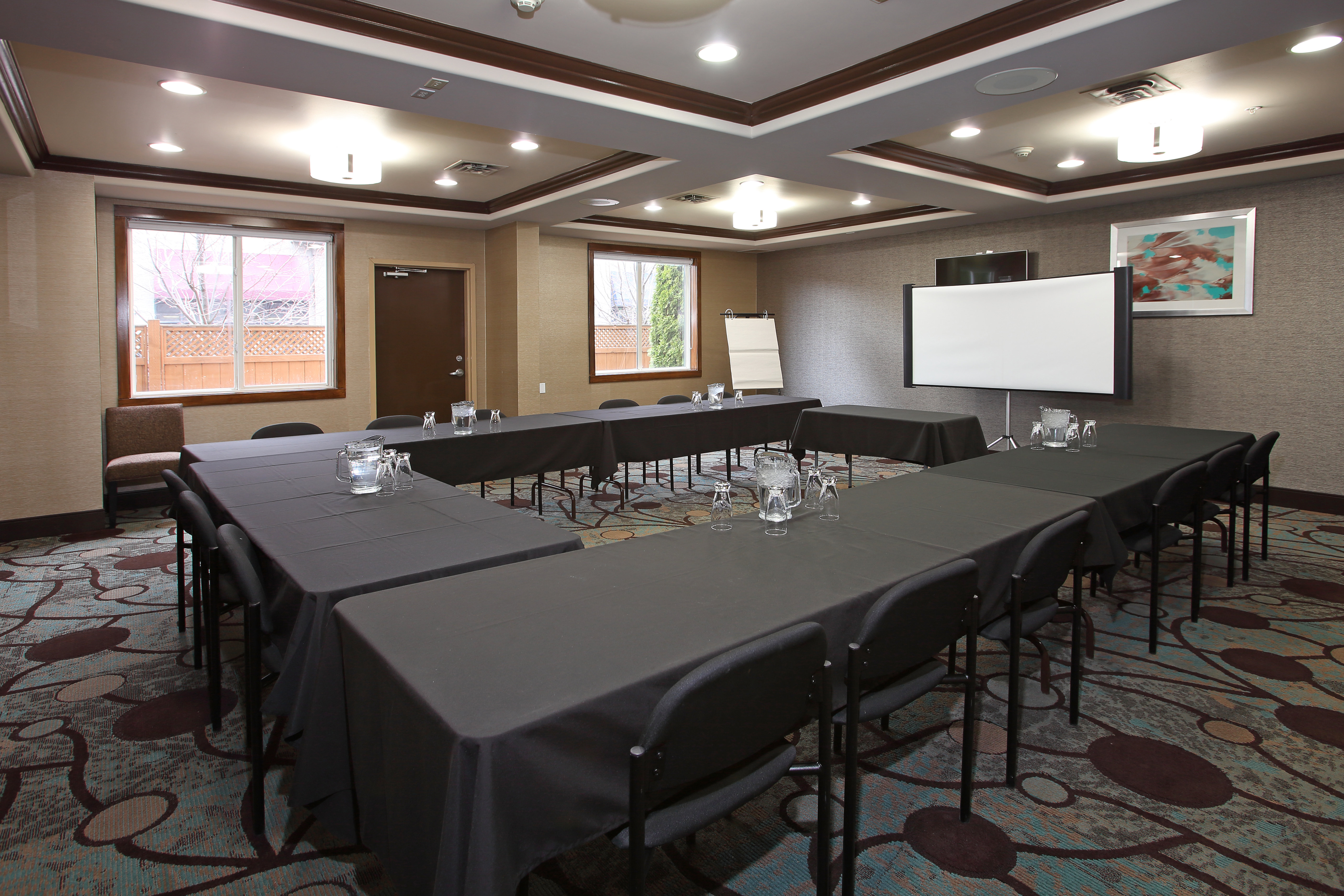 Holiday Inn Express Vernon 52/61