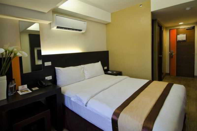 Cuarto Hotel 10/20