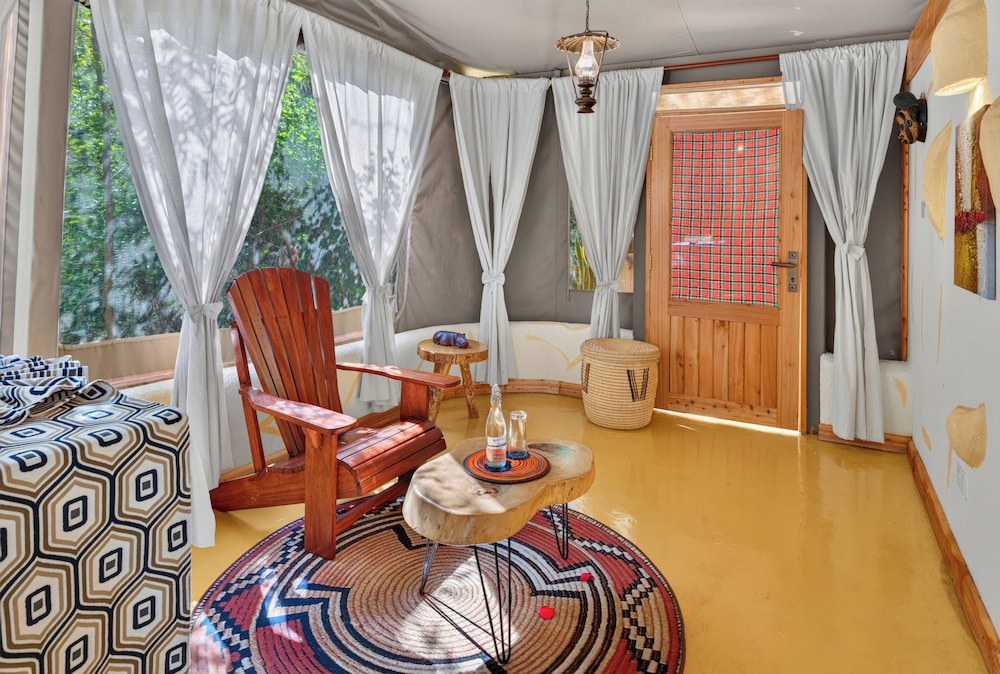 PrideInn Mara Camp 33/50