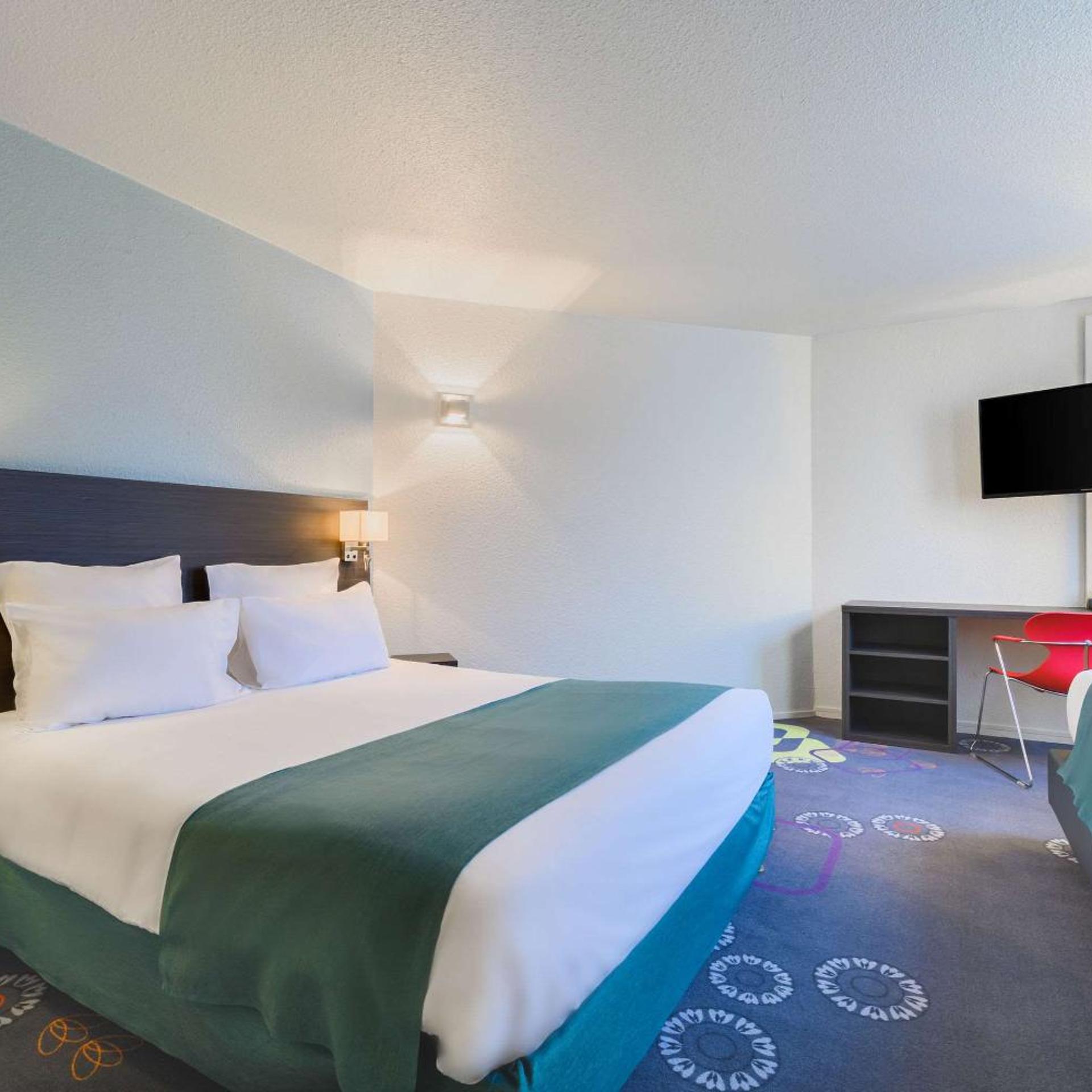 Room, 1 Double and 3 Single Beds