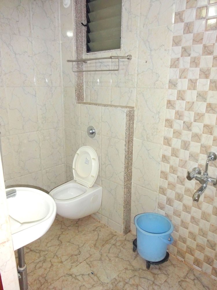 Hotel Shivansh Inn By Sky Stays 18/21