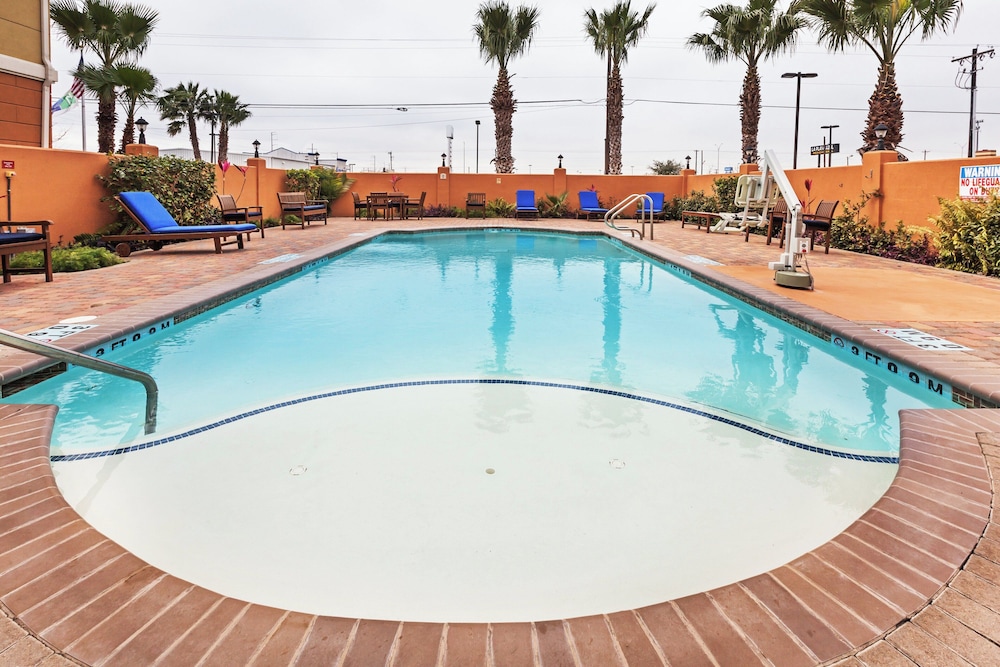 Holiday Inn Express Hotel And Suites Corpus Christi Nw Calallen 43/71