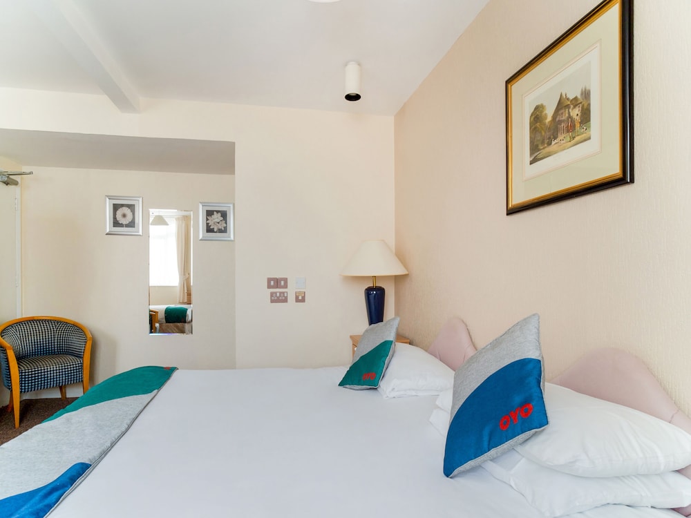 Oyo the Palm Court Hotel 3/42