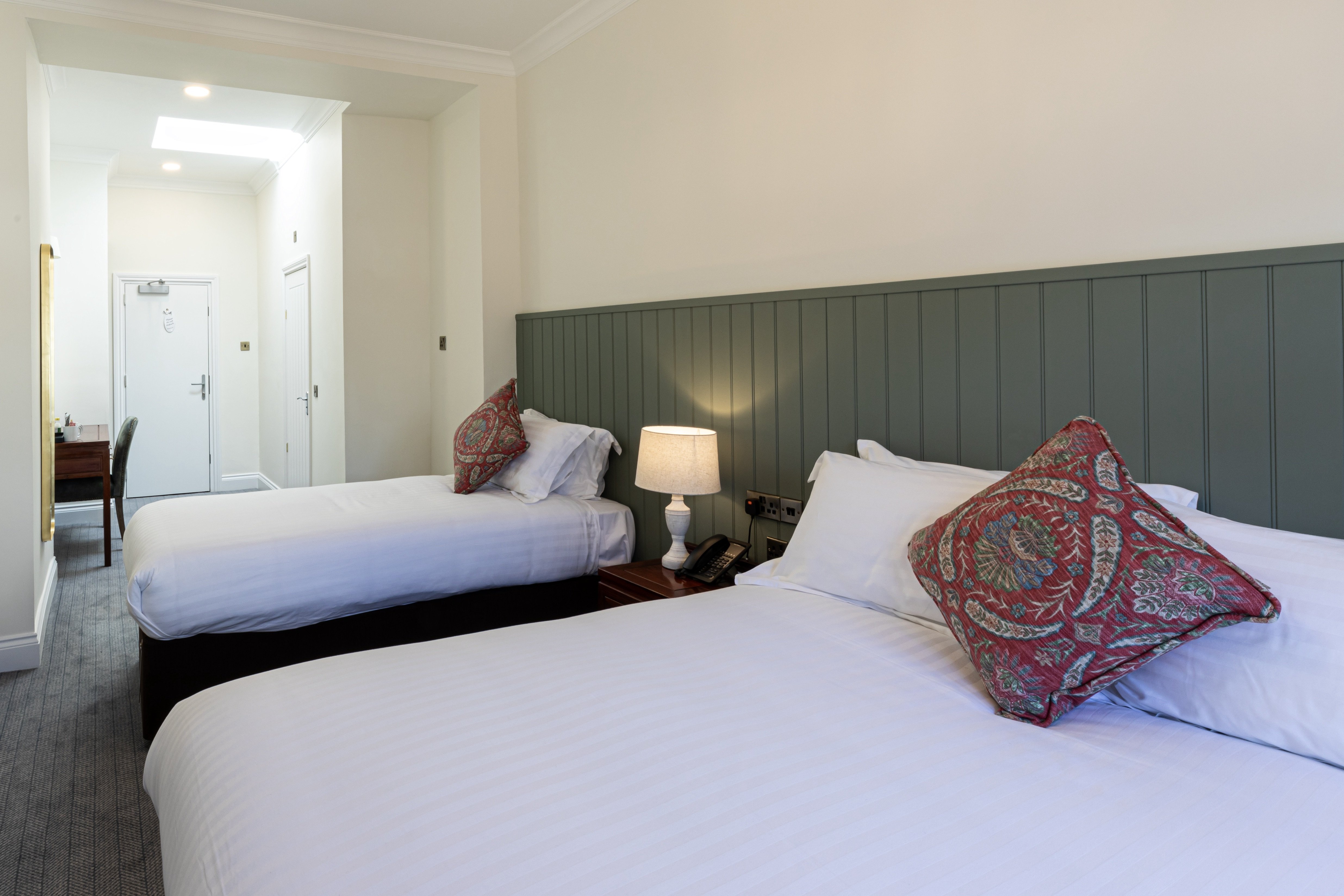 Lake District Castle Inn 7/50