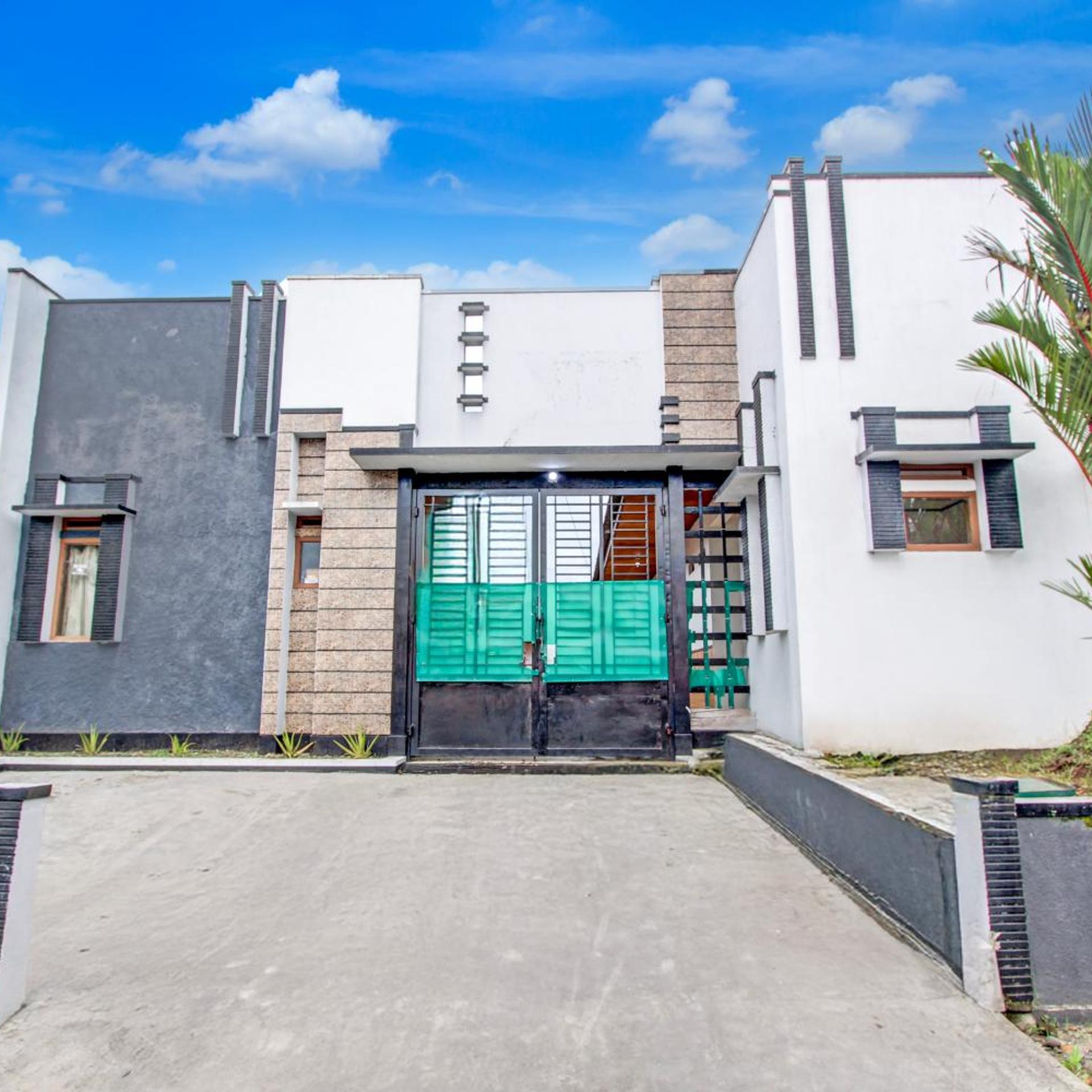 Hotel O Purwokerto Near Alun Alun Purwokerto Formerly Guest House Rania 27/29